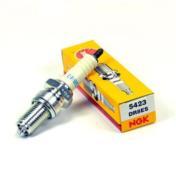 Свеча зажигания NGK DR8ES