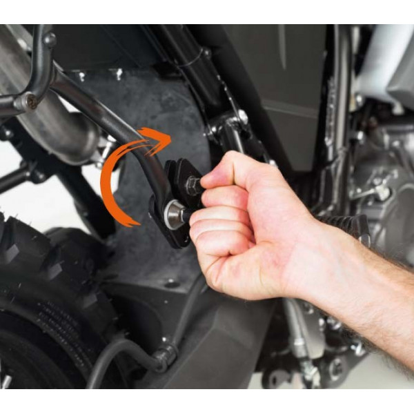 Крепеж боковых кофров KLXR691 для BMW K1200R / K1300R (2005-2016), цвет Черный