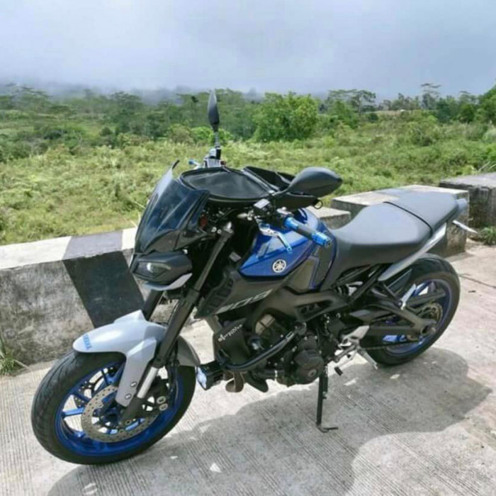Стекло ветровое GIVI A2132 Yamaha MT-09 (17-18)