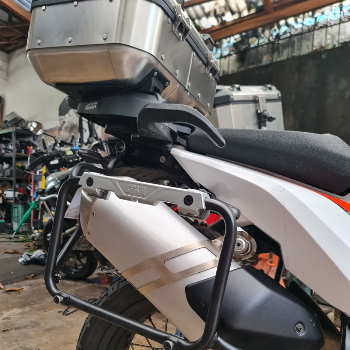 Крепление боковых кофров GIVI PLO9430CAM HUSQVARNA NORDEN 901 '22