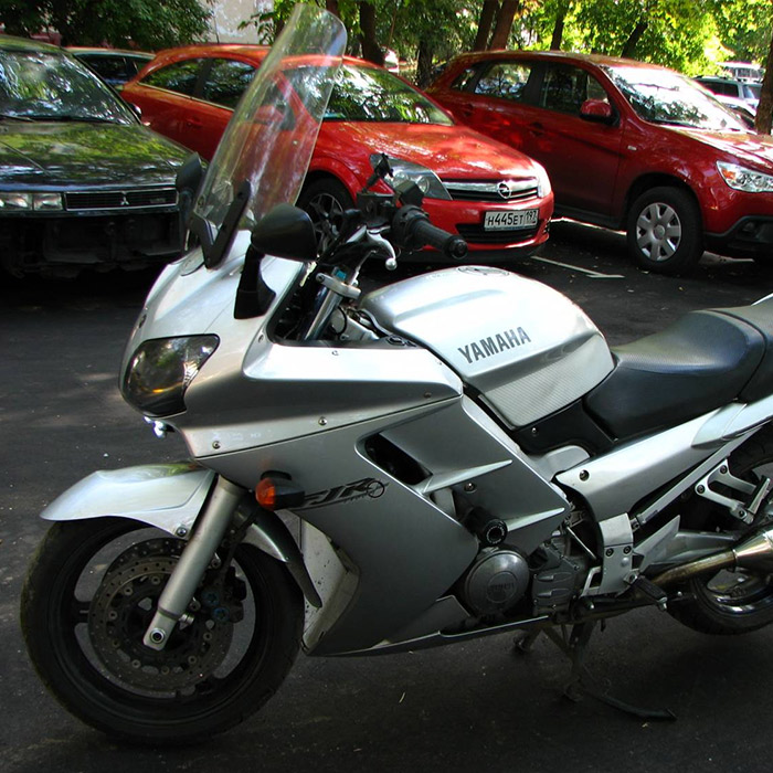 Стекло ветровое GIVI D134ST Yamaha FJR 1300 (01-05)