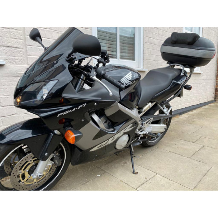 Крепеж центрального кофра GIVI 252F Honda CBR600F (99-09)