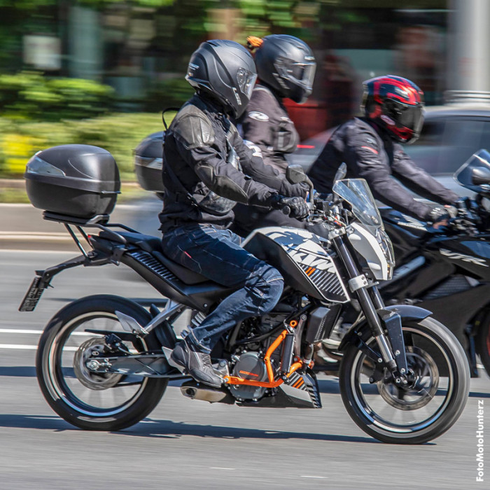 Крепеж центрального кофра GIVI SR7701 KTM Duke 125/200/250/390 (11-16)