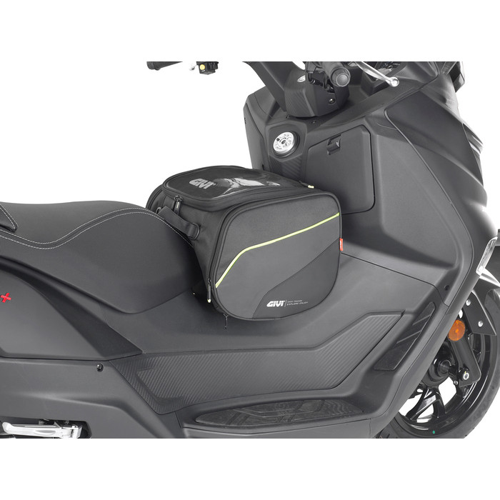 Сумка на центрельный тоннель GIVI EA136B для скутеров и максискутеров 23 л.