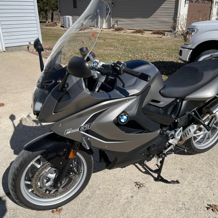 Стекло ветровое GIVI D5109ST BMW F800GT (13-18)
