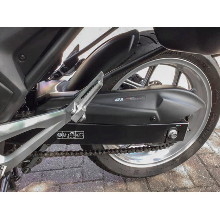Защита цепи GIVI MG1109 Honda NC700X (12-13) / NC750X (16-19) / NC700S (12-13) / NC750S (16-19)