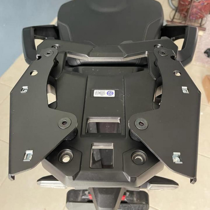 Крепеж центрального кофра GIVI SR1186 HONDA FORZA 750 (2021)