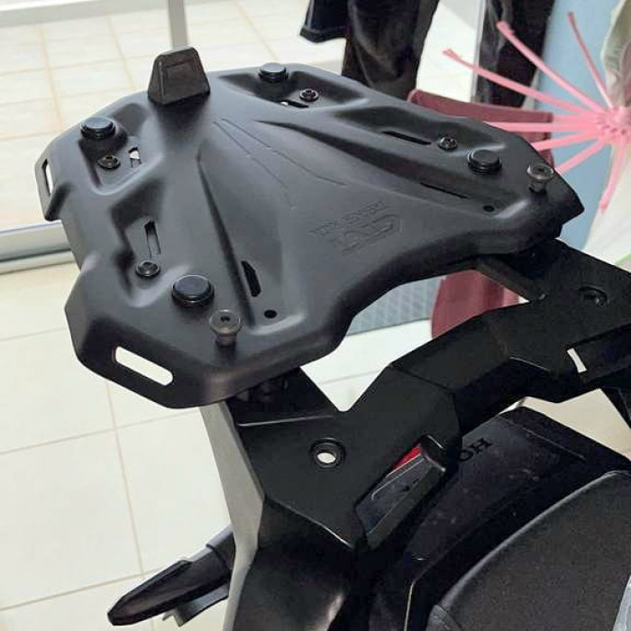 Крепеж центрального кофра GIVI SR1186 HONDA FORZA 750 (2021)