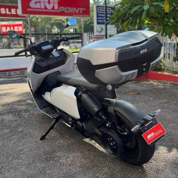 Кофр GIVI V58NT V58 MAXIA 5 TECH