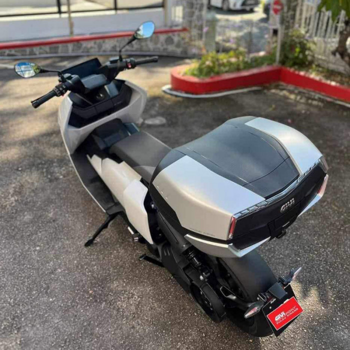 Кофр GIVI V58NT V58 MAXIA 5 TECH