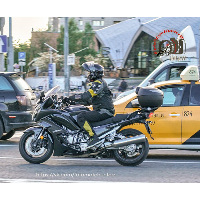 Крепеж центрального кофра GIVI E228 Yamaha FJR1300 (06-20)