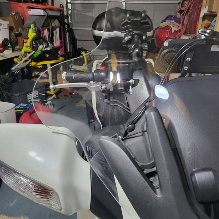 Стекло ветровое GIVI D263ST Suzuki AN 650 Burgman Executive (02-12)