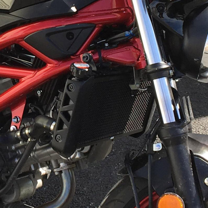 Защита радиатора GIVI PR3111 Susuki SV650 (16-18)