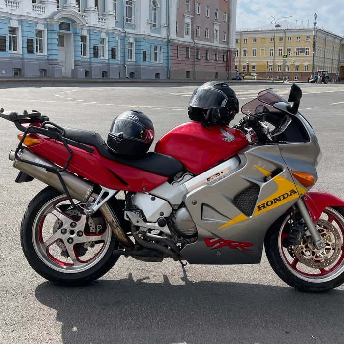 Крепеж боковых кофров GIVI PL257 Honda VFR800 (98-01)
