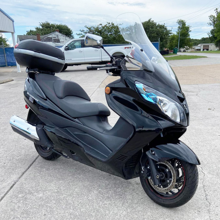 Стекло ветровое GIVI 266DT Suzuki Burgman 400 (06-16)