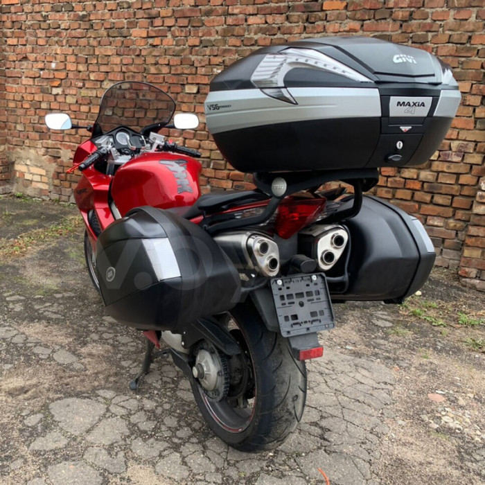 Крепеж центрального кофра GIVI 166FZ Honda VFR800 VTEC (02-11)