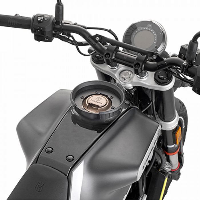 Крепеж GIVI BF57 TANKLOCK сумки на бак мотоцикла HUSQVARNA Svartpilen 125-401 (21)