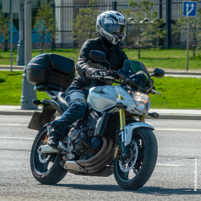 Крепеж центрального кофра GIVI 263FZ Hornet 600 (07-10)