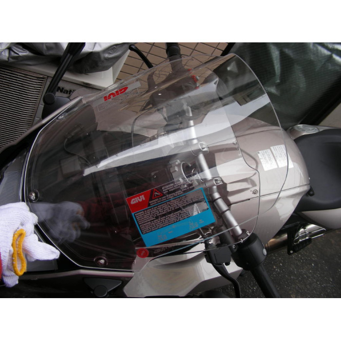 Стекло ветровое GIVI D332ST F800S/ST (06-16)