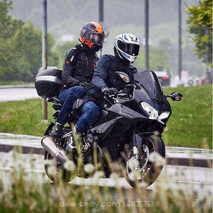 Крепеж центрального кофра GIVI 1132FZ Honda VFR800F (14-20)