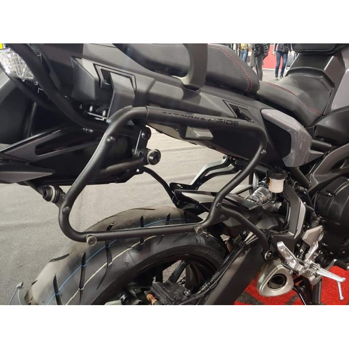 Крепеж боковых кофров GIVI PLXR2139 Yamaha 900/900 Tracer (18)