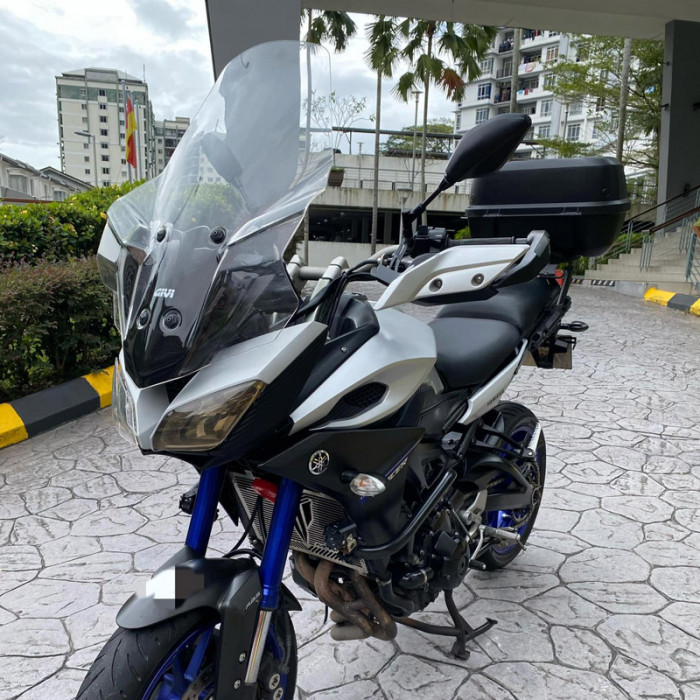 Стекло ветровое GIVI 2122DT Yamaha MT-09 Tracer (15-17)