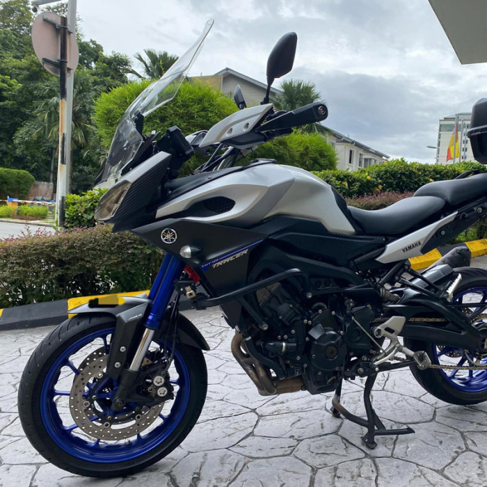 Стекло ветровое GIVI 2122DT Yamaha MT-09 Tracer (15-17)