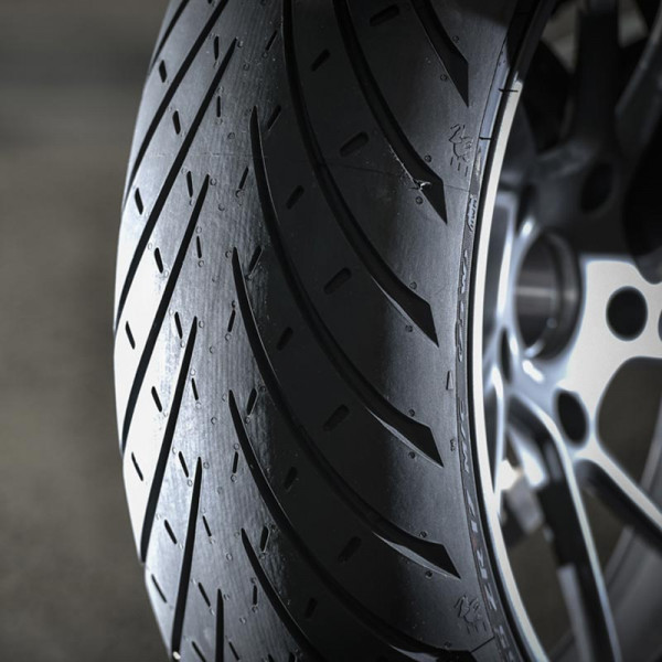 Мотошина задняя Roadtec 01 180/55ZR17 73W TL (HWM)